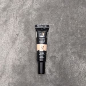 New - it cosmetics Bye Bye Under Eye in Light